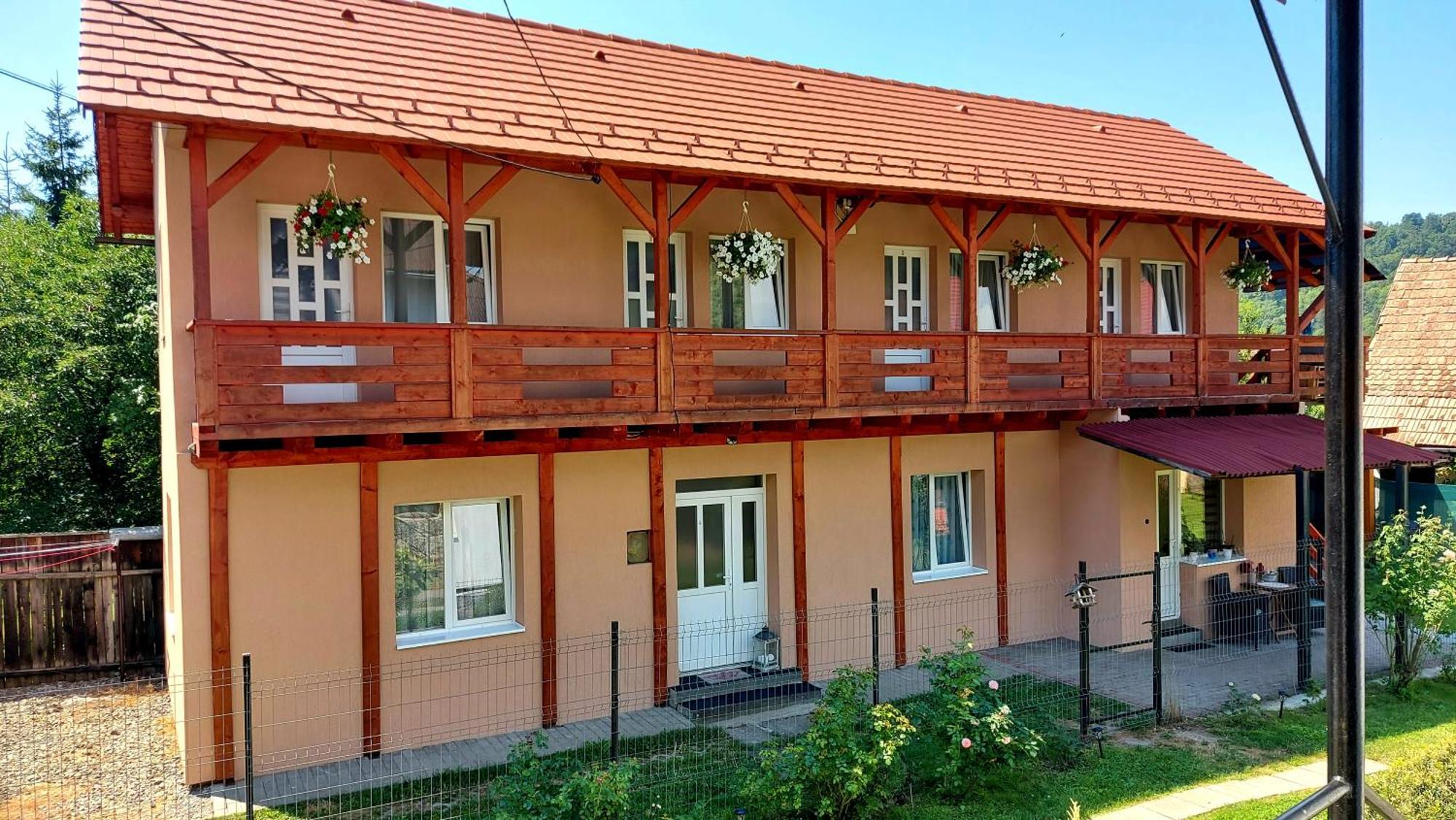 Anna Vendeghaz Hotel Praid Bagian luar foto