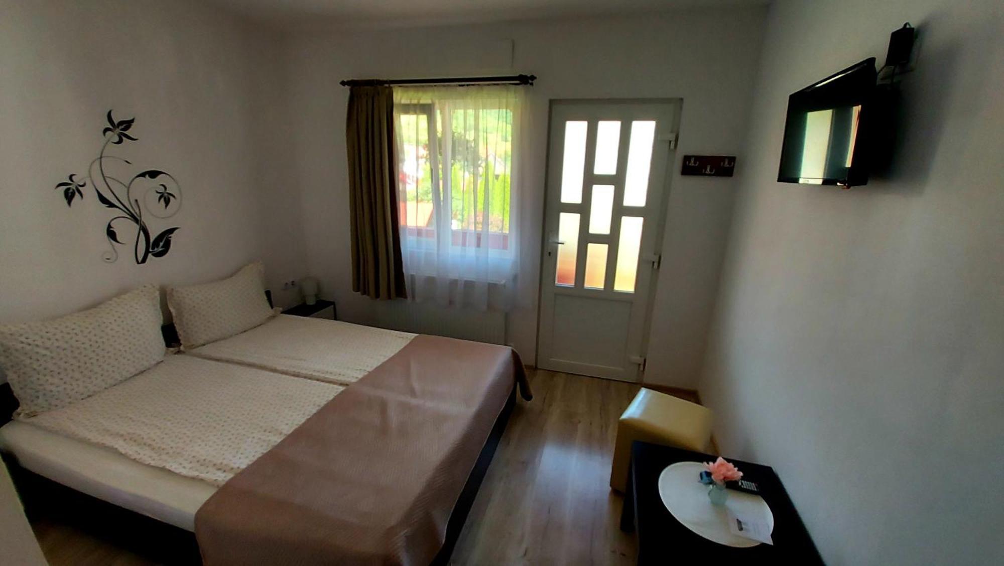 Anna Vendeghaz Hotel Praid Bagian luar foto